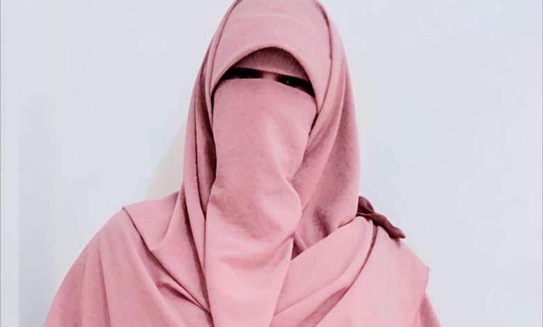 كيف تتخلص المرأة من الضغوط النفسية في ظل مسؤوليات الحياة المتعددة؟